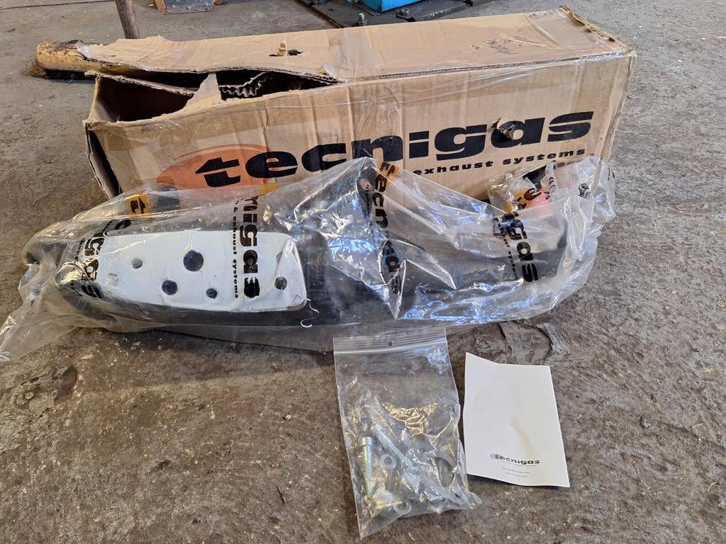 Nieuwe technigas uitlaat Aprilia Sr , suzuki katana zilion, Ophalen of Verzenden, Nieuw, Uitlaat, Aprilia