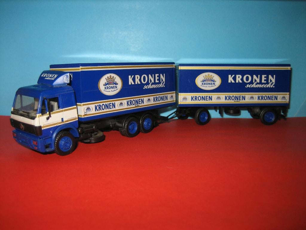 Kronen-bier  MERCEDES combi  Herpa, Ophalen of Verzenden, Zo goed als nieuw, Bus of Vrachtwagen, Herpa