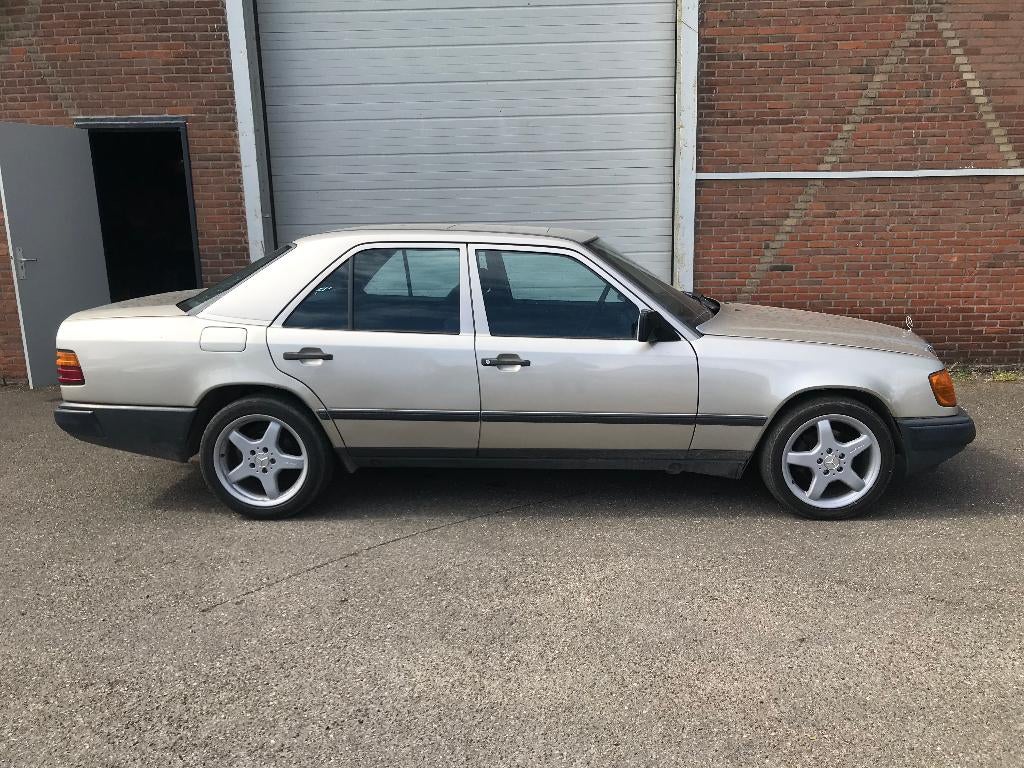GEZOCHT!; Mercedes W124, 300D of E300 Diesel Automaat!, Ophalen, Gebruikt, Mercedes-Benz