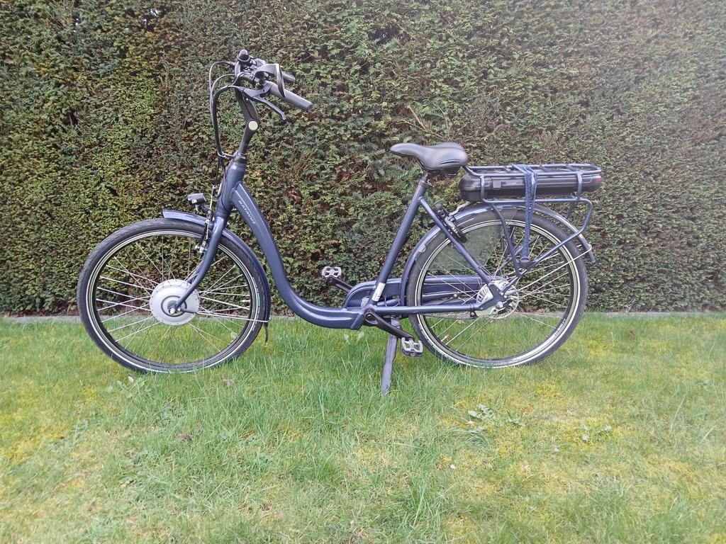Zo goed als nieuwe Batavus E-go met zeer lage instap, Fietsen en Brommers, 47 tot 51 cm, Ophalen, Batavus