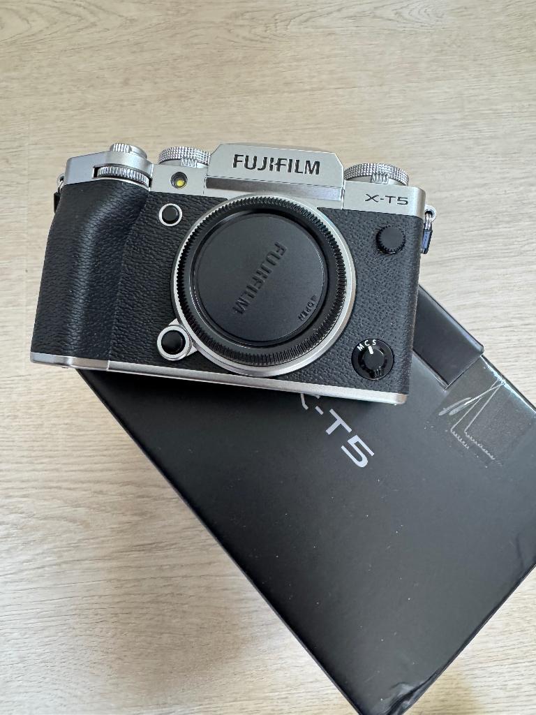 Fujifilm X-T5 / XT5 - perfecte staat - gar- maand oud 2026, Audio, Tv en Foto, Fotocamera's Digitaal, Ophalen of Verzenden, Zo goed als nieuw