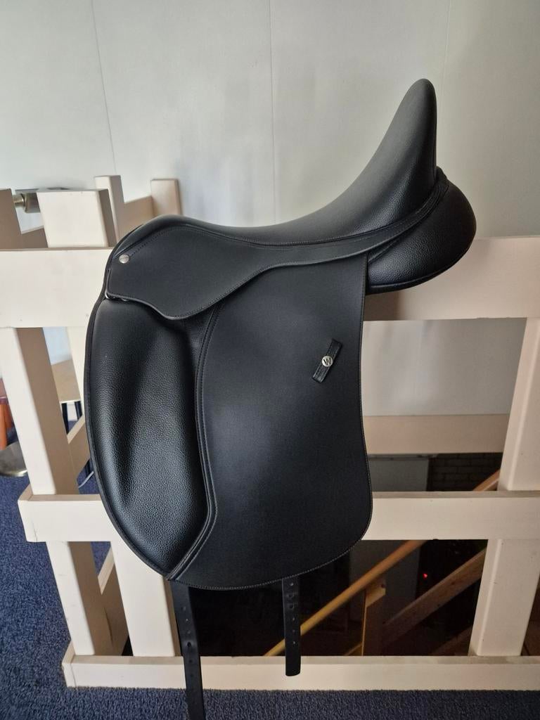 Zgan wintec dressuurzadel 18 inch, Ophalen, Zo goed als nieuw, Dressuur