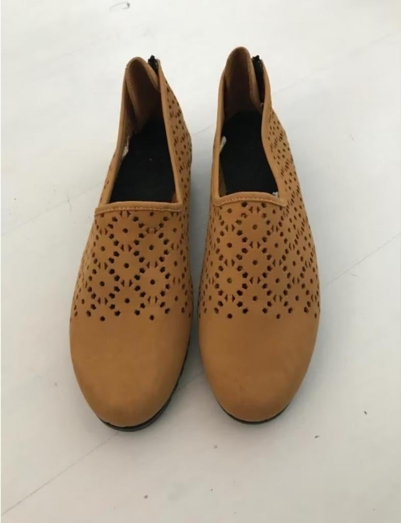 Nieuwe Okergele Suède Schoenen met Rits achter, Geel, Nieuw, Kubeflex, Sandalen of Muiltjes
