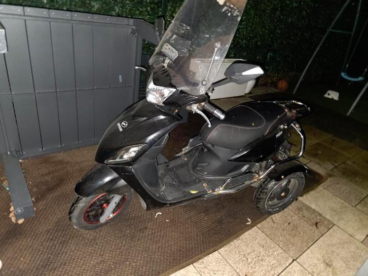 Nipponia Pride Scooter, Fietsen en Brommers, Brommeronderdelen | Scooters, Overige merken, Overige typen, Ophalen