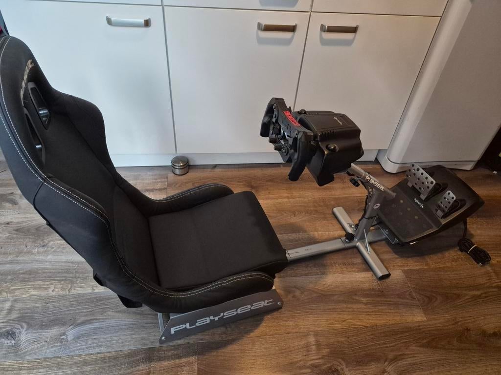 F1 Racestuur + Pedalen + Playseat Evolution (Logitech G920), Ophalen, Zo goed als nieuw