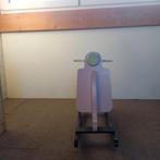 Houten hobbelscooter roze - zo goed als nieuw, Ophalen