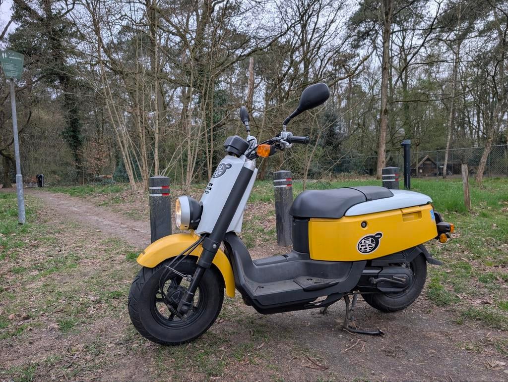 Yamaha Giggle scooter uit 2009 zeer zuinig!, Ophalen, Gebruikt, Overige modellen, Maximaal 45 km/u