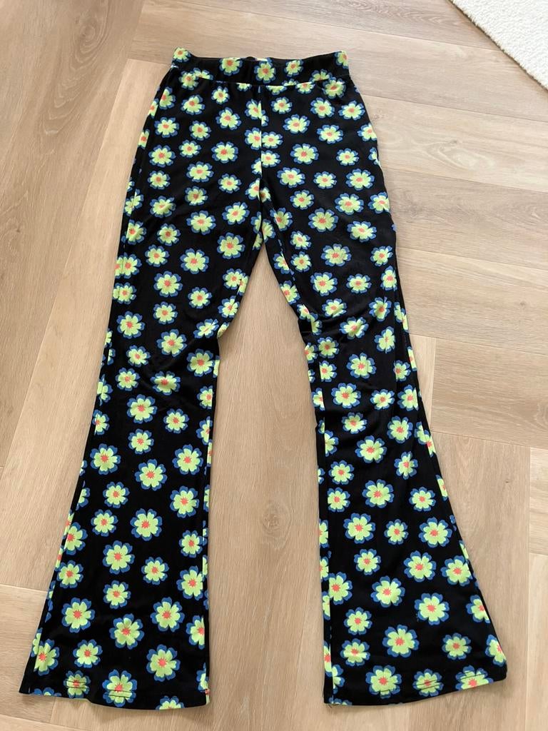 Bloemen flared broek Pieces, Ophalen of Verzenden, Zo goed als nieuw, Meisje, Broek