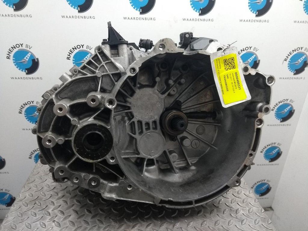 VOLVO V40 TRANSMISSIE / VERSNELLINGSBAK 2017, Ophalen of Verzenden, Gebruikt, Stiba lid