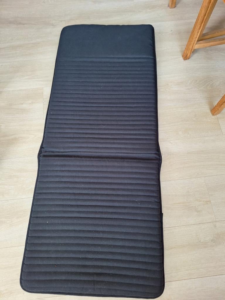 IKEA Poäng Knisa zwart kussen, Ophalen, Zo goed als nieuw, Zwart, Vierkant