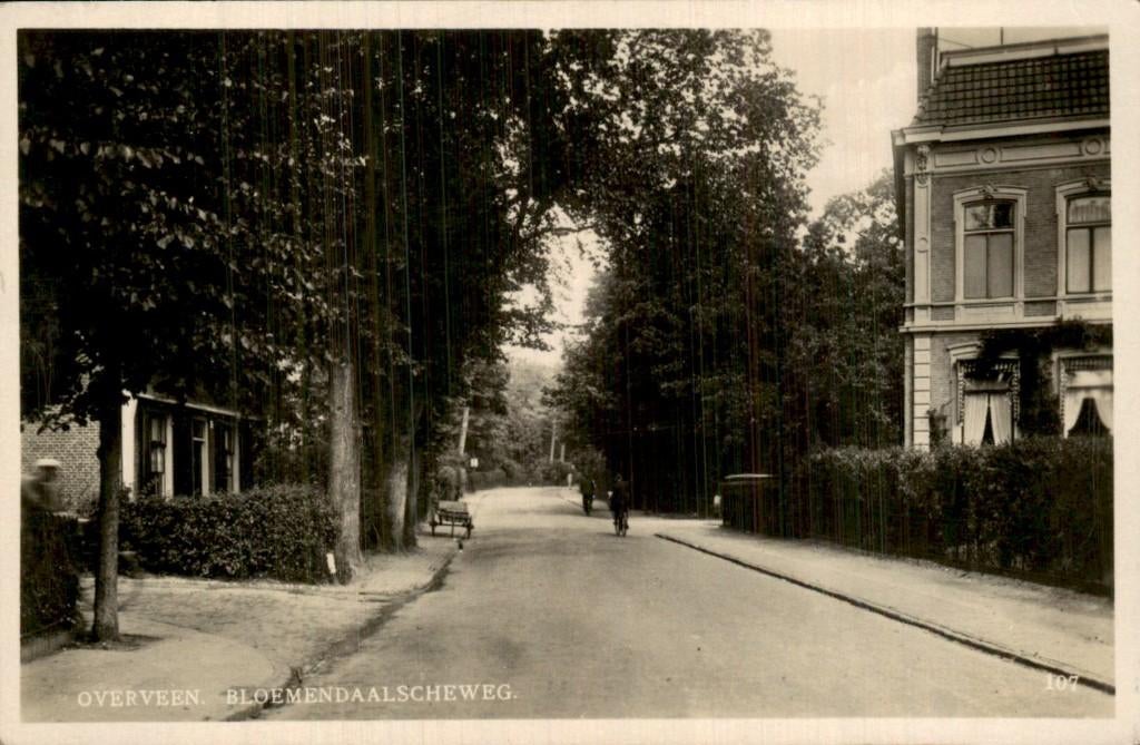 Overveen - Bloemendaalscheweg - straatzicht, Ophalen of Verzenden, 1920 tot 1940, Gelopen, Noord-Holland