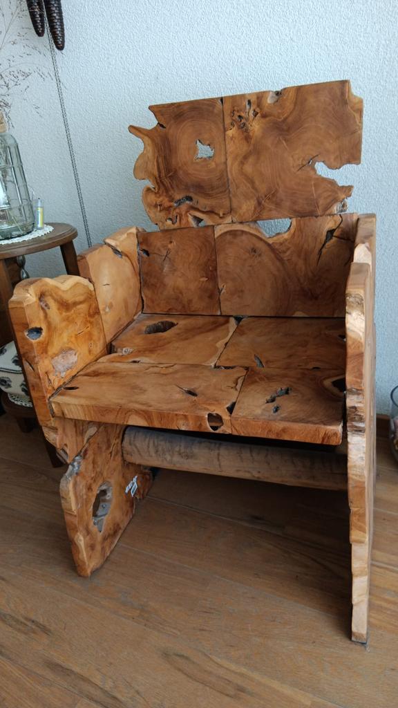 Houten boomstam stoel PTMD, Ophalen