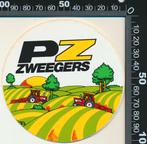 Sticker: PZ Zweegers - Tracktoren in heuvellandschap, Ophalen of Verzenden, Zo goed als nieuw, Bedrijf of Vereniging