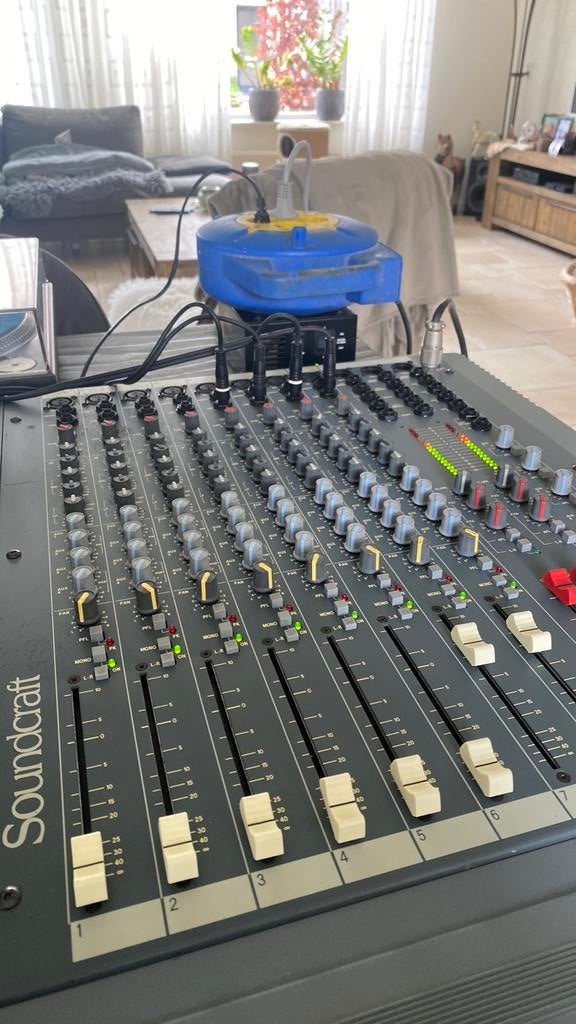 Soundcraft mengtafel Spirit live, Ophalen, Zo goed als nieuw, 10 tot 20 kanalen