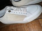 Mooie witte sneakers in maat 40, Kleding | Dames, Schoenen, Ophalen of Verzenden, Gedragen, Wit, Sneakers of Gympen