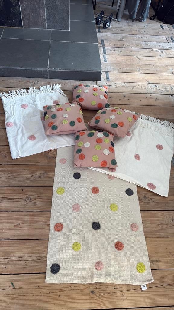 Meisjeskamer inrichting Hema,loper/kleed,2 plaids,kussens, Ophalen of Verzenden, Zo goed als nieuw