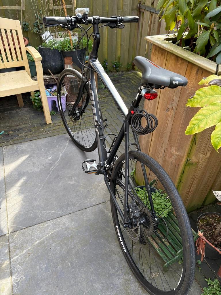 Damesfiets en heren hybride fiets - Goede staat, Fietsen en Brommers, Fietsen | Dames | Damesfietsen, Versnellingen, Schijfrem