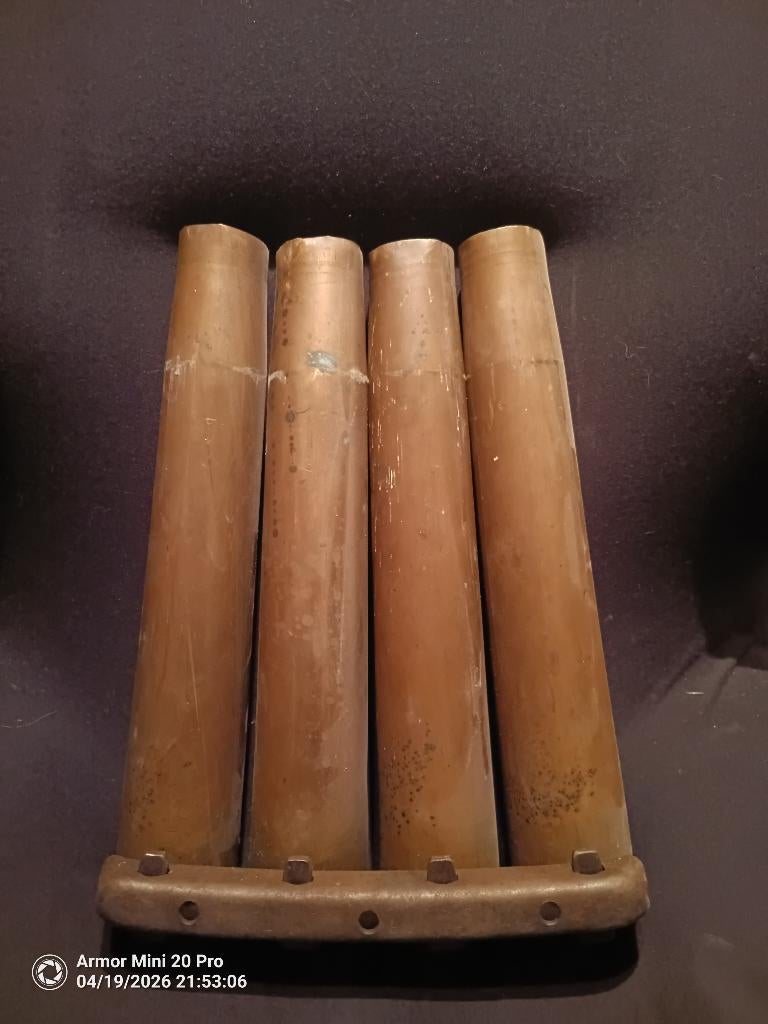 40mm bofors clip met lege hulzen, Ophalen of Verzenden, Engeland, Hulzen of Bodemvondsten