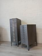 Set van 2 Vintage Industriële Ladenkasten - Metaal, Huis en Inrichting, Kasten | Ladekasten, Ophalen, Gebruikt, 5 laden of meer