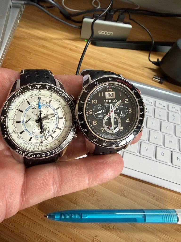 SEIKO SPORTURA CHRONOGRAPH White or Black. €225,- per stuk, Sieraden, Tassen en Uiterlijk, Horloges | Heren, Ophalen of Verzenden