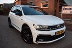 Volkswagen TIGUAN 1.5 TSI ACT 3 X R-LINE AUTOM/PANO DAK/AIRC, Auto's, Volkswagen, 15 km/l, 4 cilinders, 150 pk, Wit