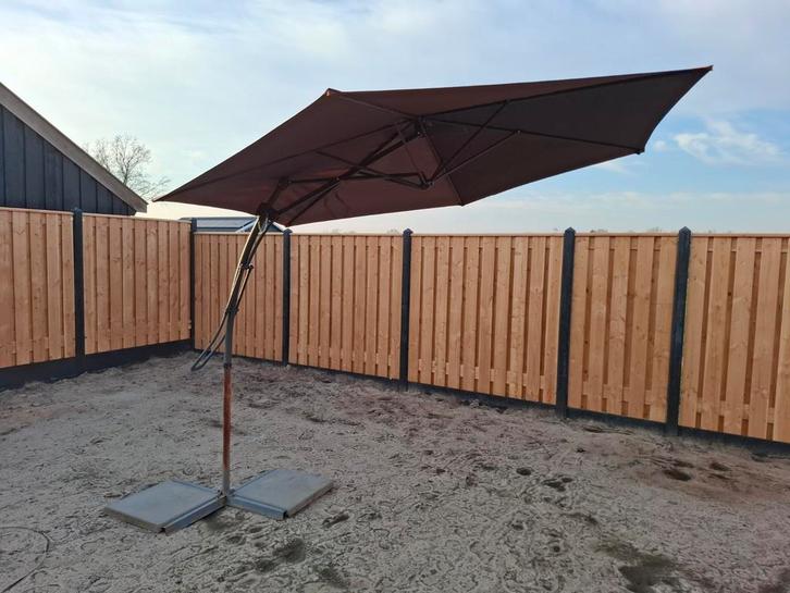 Zweefparasol 3 meter + voet en tegels, Tuin en Terras, Parasols, Gebruikt, Zweefparasol, 2 tot 3 meter, Ophalen
