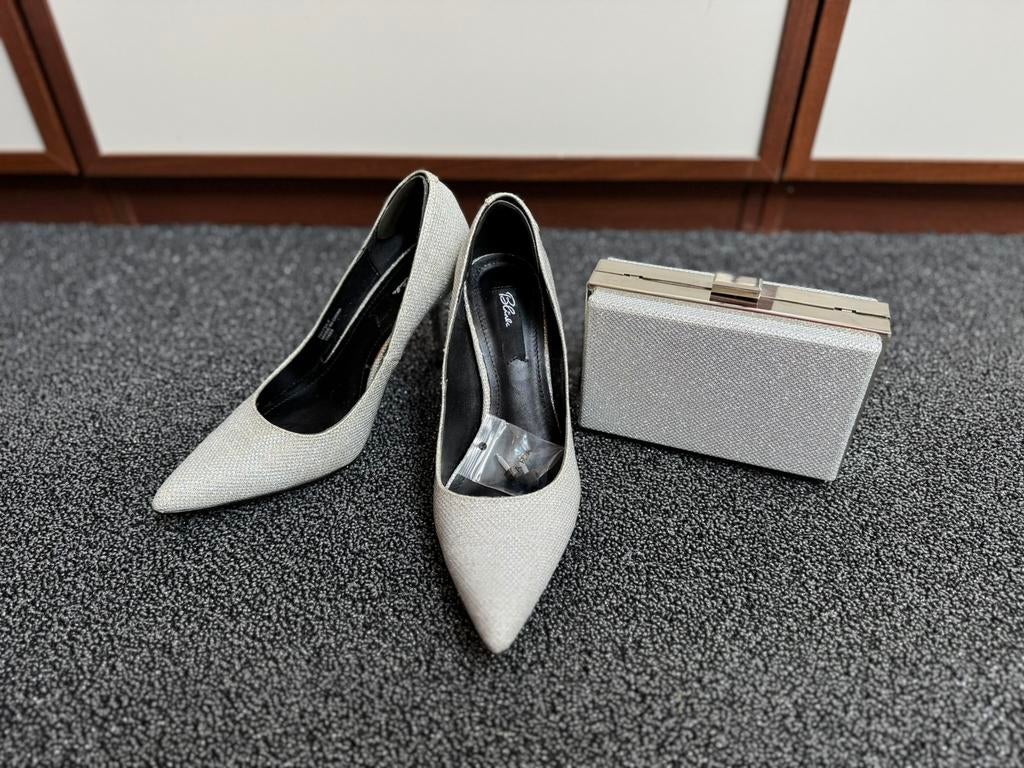 Zilveren schoenen met hoge hak maat 36 + clutch tas, Kleding | Dames, Schoenen, Overige kleuren, Ophalen of Verzenden, Zo goed als nieuw
