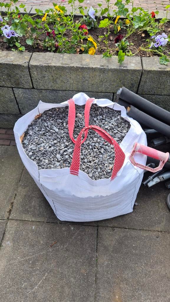 Grote zak met split grind voor tuin of oprit, Tuin en Terras, Grind, Keien en Split, Ophalen, Overige materialen, Gebruikt, Split