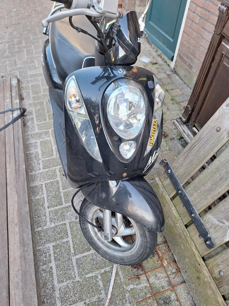 Partij van 6 scooters - diverse merken en modellen, Ophalen, Zo goed als nieuw