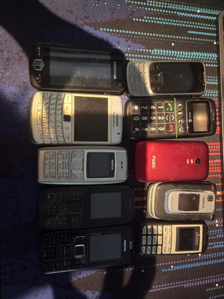 Partij telefoons en opladers, Ophalen of Verzenden, Niet werkend, Minder dan 3 megapixel, Overige modellen