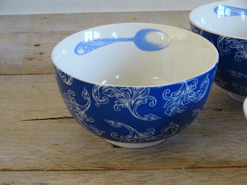 Schaaltje, Bleu Band, TRUE BLUE BASICS, zo goed als nieuw, Ophalen of Verzenden, Overige stijlen, Porselein, Schaal of Schalen