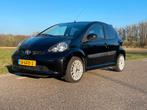 Toyota Aygo 5DRS 2008 Zwart Sportief en Extra’s, Voorwielaandrijving, 4 stoelen, Origineel Nederlands, Handgeschakeld