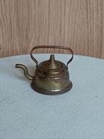 Antiek miniatuur theepot poppenhuis, Verzamelen, Poppenhuizen en Toebehoren, Ophalen of Verzenden, Gebruikt, Poppenhuis