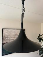 Vintage metalen ‘Heksenhoed’ hanglamp, Zwart, Huis en Inrichting, Lampen | Hanglampen, Ophalen, Gebruikt, Metaal, 75 cm of meer