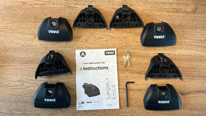 Thule Rapid System 753  (Voetenset) + Optie Kit 4077, Auto diversen, Dakdragers, Zo goed als nieuw, Ophalen of Verzenden