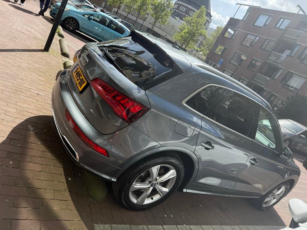 Audi Q5 2.0 Tfsi Quattro 252pk S Tronic 2018 Grijs, Auto's, Audi, Zwart, 4 cilinders, SUV of Terreinwagen, 102 €/maand