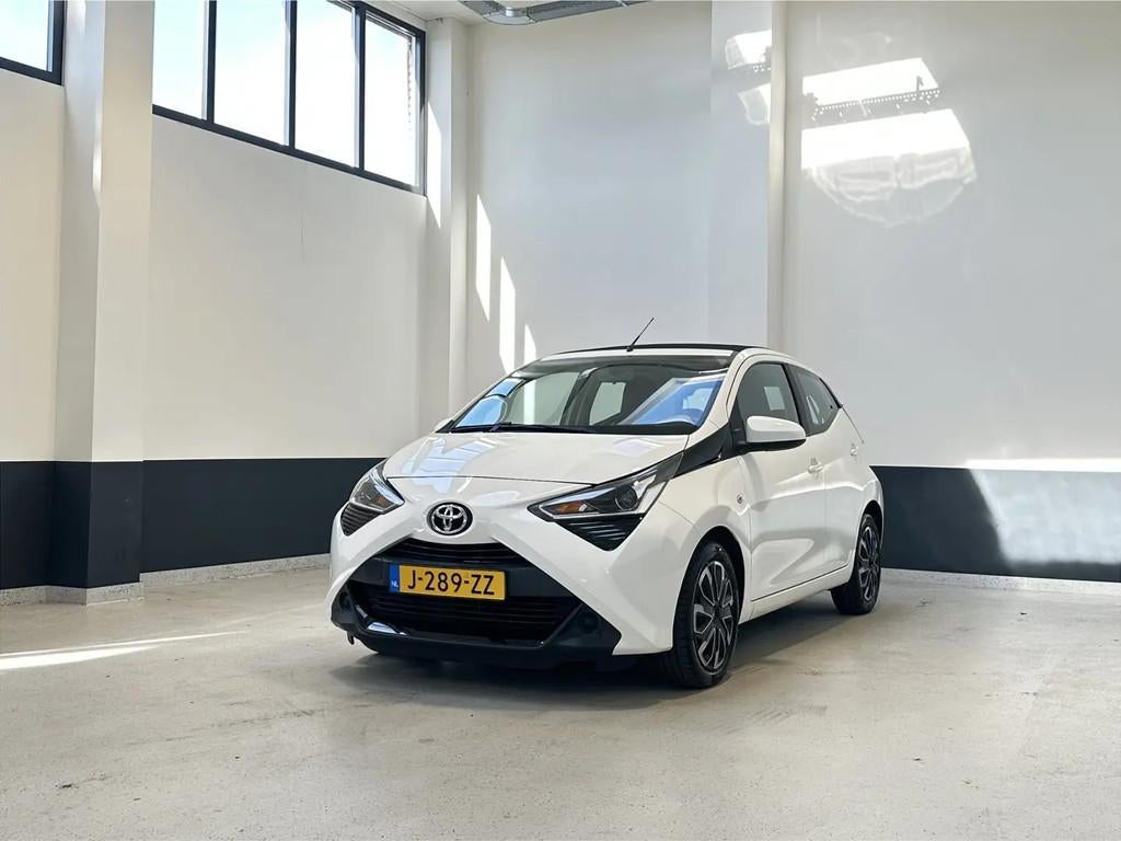 Toyota Aygo 1.0 VVT-i x-play cabrio | Apple Car € 11.749,0, Stof, Gebruikt, 4 stoelen, Start-stop-systeem