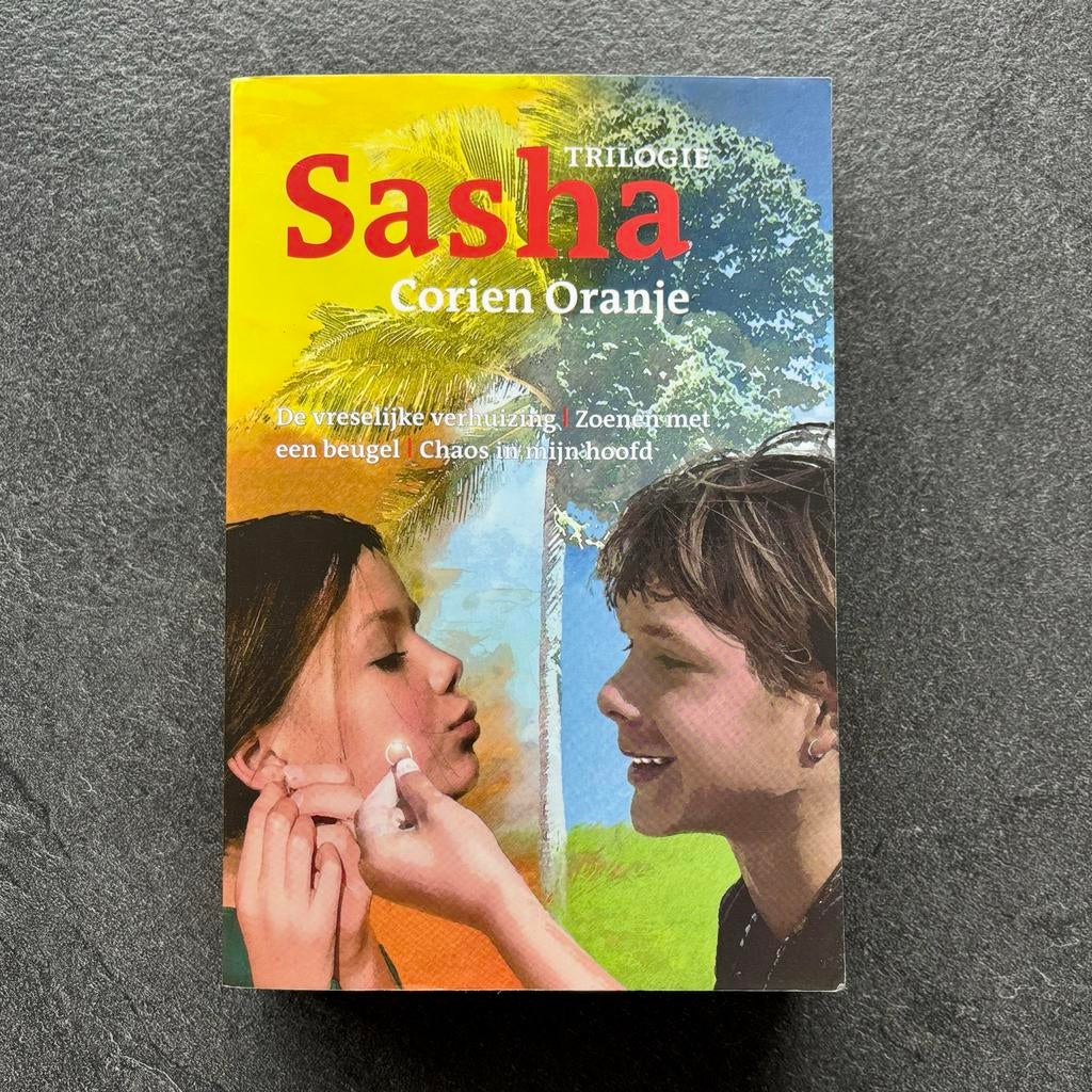 Sasha Trilogie - Corien Oranje, Ophalen of Verzenden, Zo goed als nieuw, Fictie algemeen