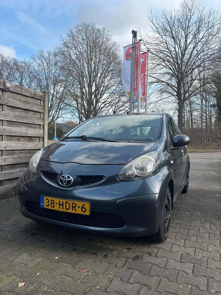 Toyota Aygo 1.0 12V Vvt-i 5DRS 2008 Grijs, Auto's, Toyota, Particulier, Aygo, Airbags, Centrale vergrendeling, Elektrische ramen