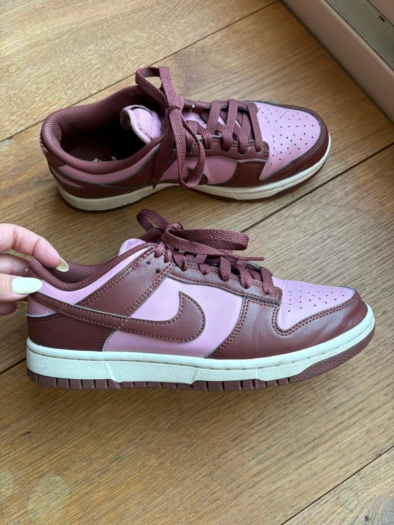 Nike Dunk Low Next Nature, maat 39, Dark Pony/Elemental Pink, Verzenden, Zo goed als nieuw, Roze, Sneakers of Gympen