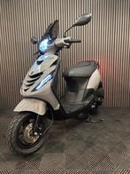 PIAGGIO ZIP 4T 2V BROM 2017 FULL OPTION NARDO GREY, Fietsen en Brommers, Scooters | Piaggio, Maximaal 45 km/u, Zip, Ophalen of Verzenden