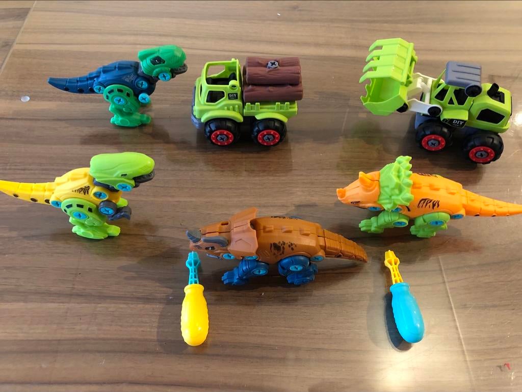 Dinosaurussen, vrachtwagen en bulldozer met schroefjes, Ophalen of Verzenden, Gebruikt, Jongen of Meisje