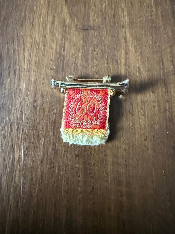 Efteling pin - Vaantje 60 jaar - Rood, Verzamelen, Efteling, Nieuw, Button of Speldje, Ophalen of Verzenden
