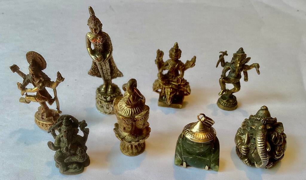 8 Antieke Oosterse Beeldjes/ Hangers/ Amuletten., Ophalen of Verzenden