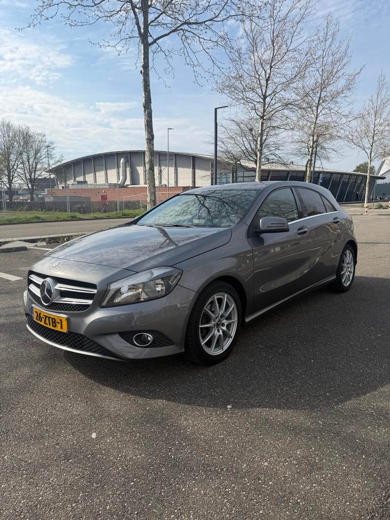 Mercedes-Benz A-Klasse A180 1.6 Blue Efficiency 2013 Grijs, Auto's, Mercedes-Benz, Particulier, A-Klasse, ABS, Airbags, Airconditioning