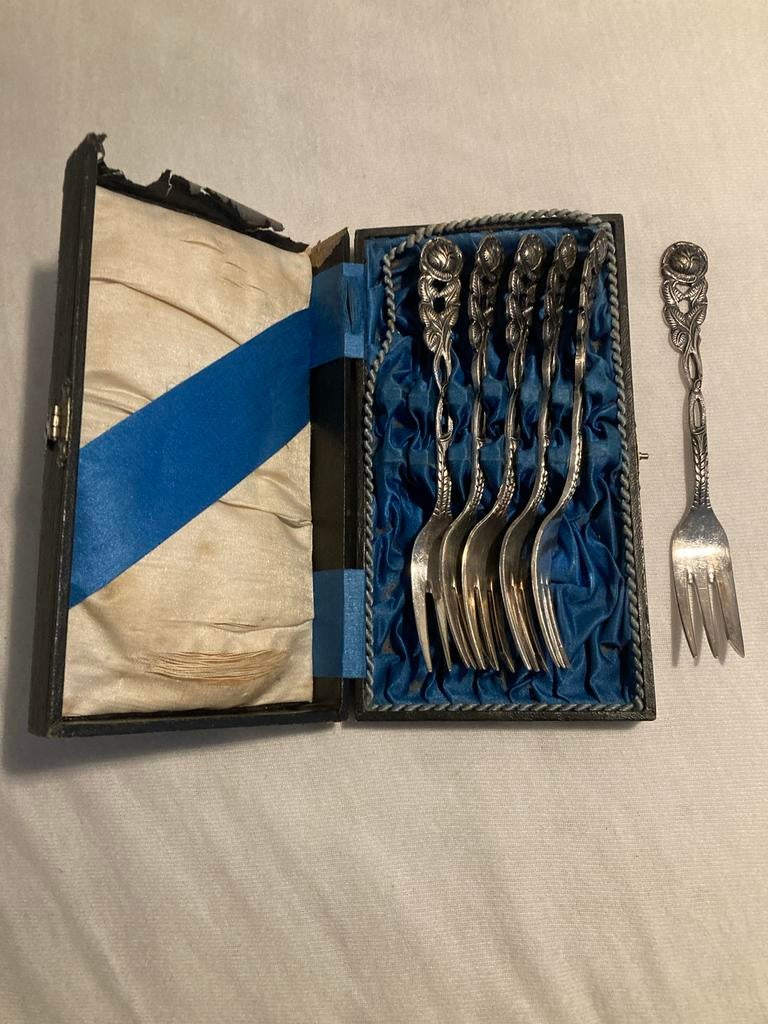 6 Verzilverde Gebaksvorkjes in Oud Doosje - Roos Design, Antiek en Kunst, Antiek | Bestek, Ophalen of Verzenden