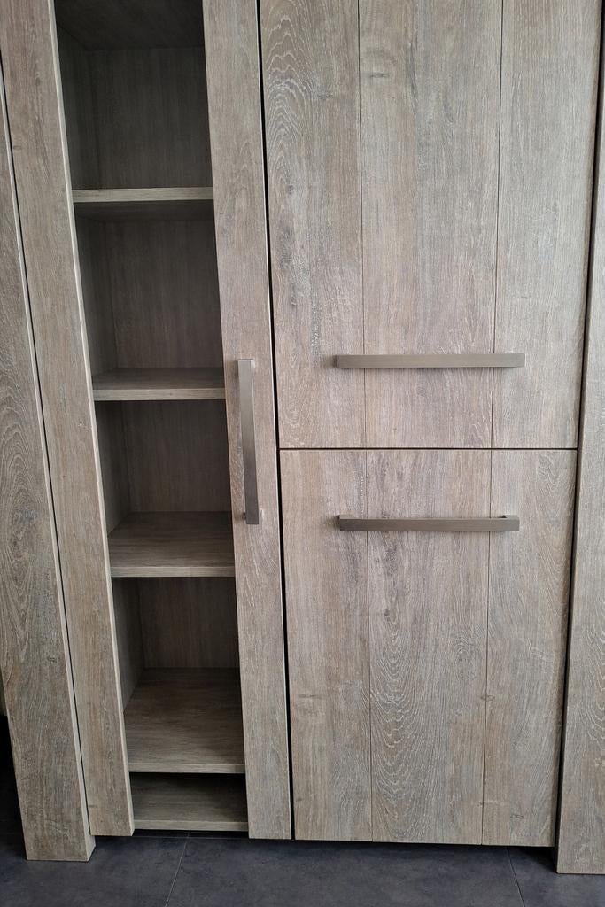 Vitrinekast, Huis en Inrichting, Kasten | Kledingkasten, Ophalen, Met deur(en), 100 tot 150 cm, Zo goed als nieuw