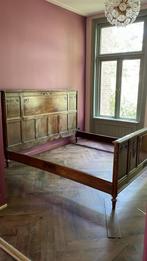 Antiek houten bed / bedframe - 2x2m (kan boxpring in), Ophalen