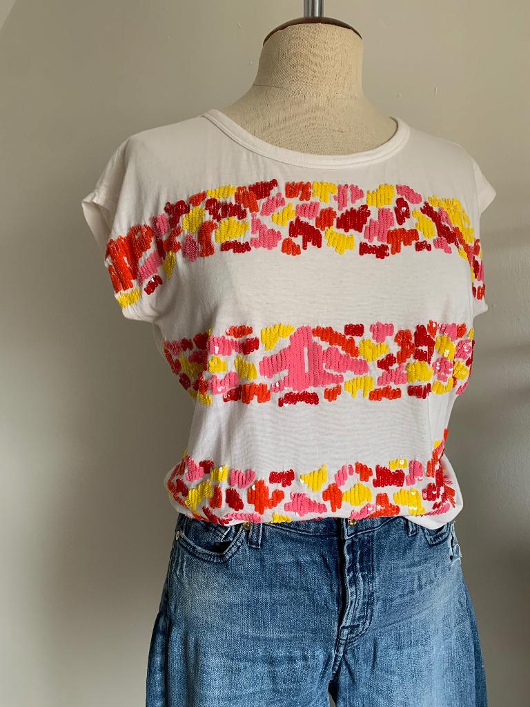 Essentiel T-shirt pailletten wit rood geel oranje 1 = S/36, Kleding | Dames, T-shirts, Verzenden, Wit, Zo goed als nieuw, Maat 36 (S)