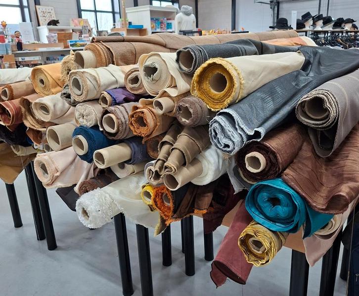 Stoffen | nieuw | velours | polyester | organza | suèdine, Hobby en Vrije tijd, Stoffen en Lappen, Nieuw, Polyester, 120 cm of meer